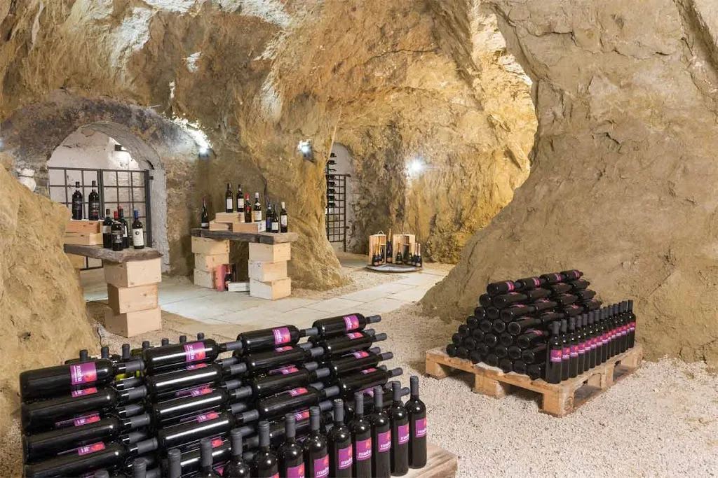 Maeba Restaurant_Villamaina_slider_image_1