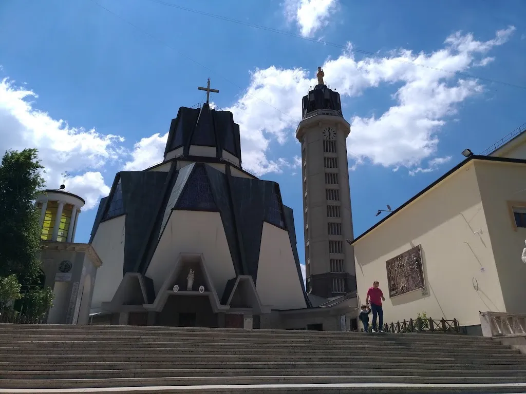 Carlos Orrego_Casa del pellegrino Oasi di Maria_Visciano_review