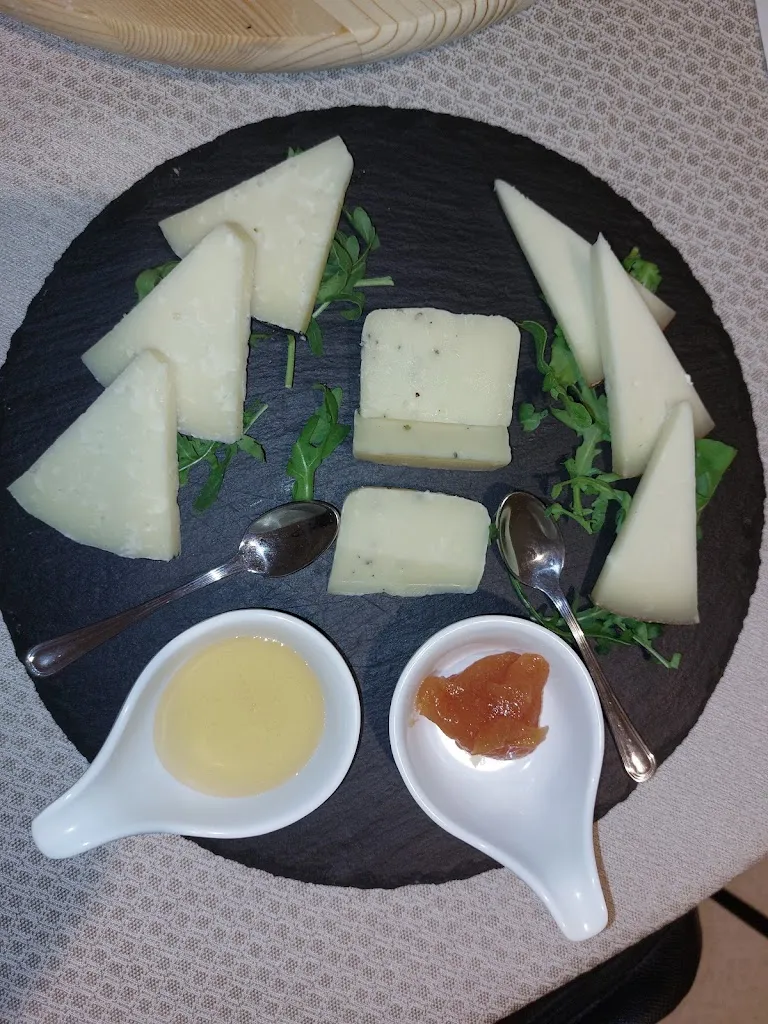 Simona Calia_Ristorante Pizzeria Follonica_Nocciano_recensione