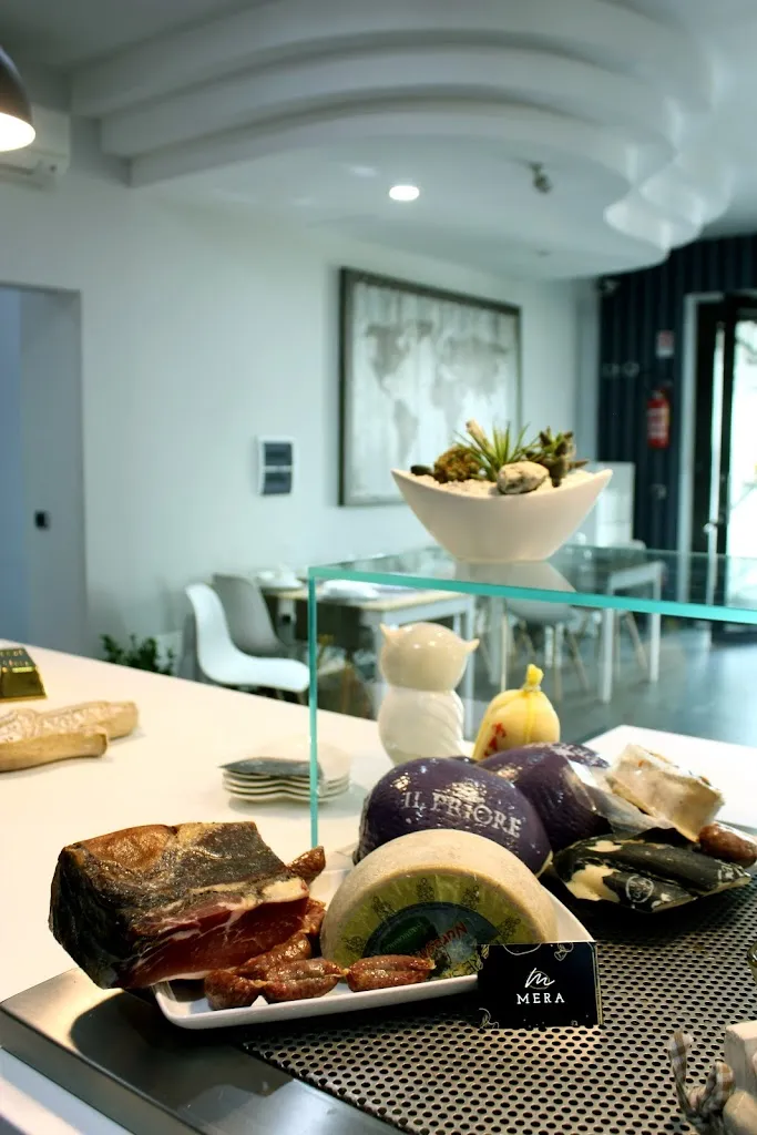 Mera Ristorante Pizzeria_Villa Literno_slider_image_2