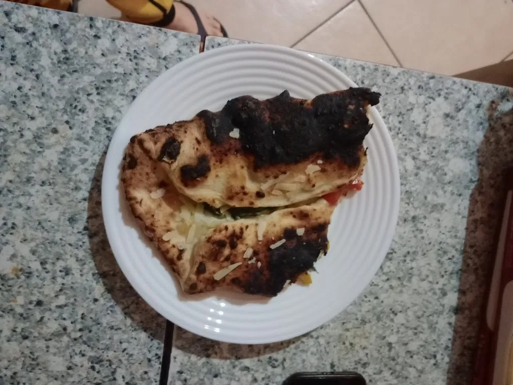 Antonio capoluongo_la tegola_Villa Literno_review