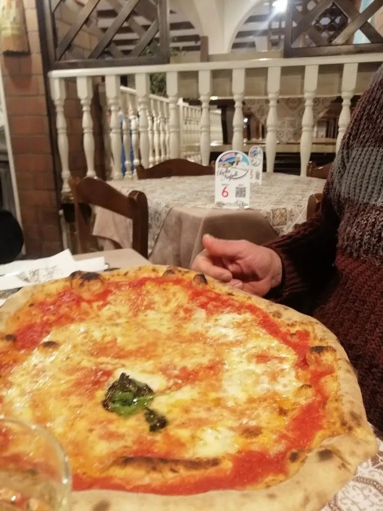 Genny Panella_Pizzeria Bella Napoli dal 1989_Villa Literno_review