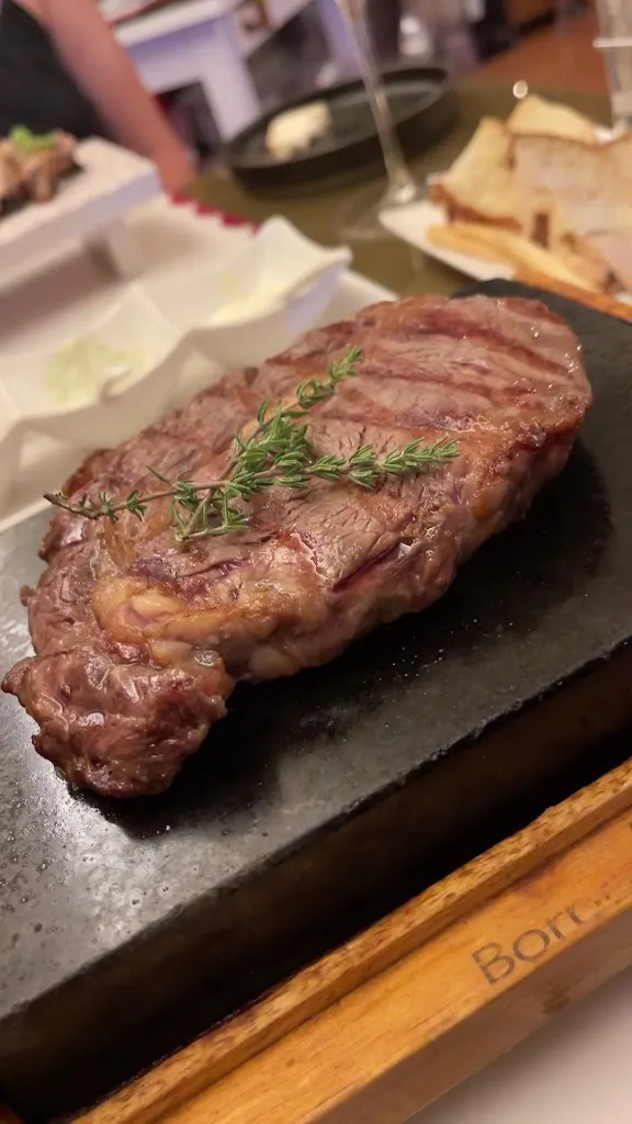 Borbonika Napulitan Restaurant_Vomero_slider_image_2