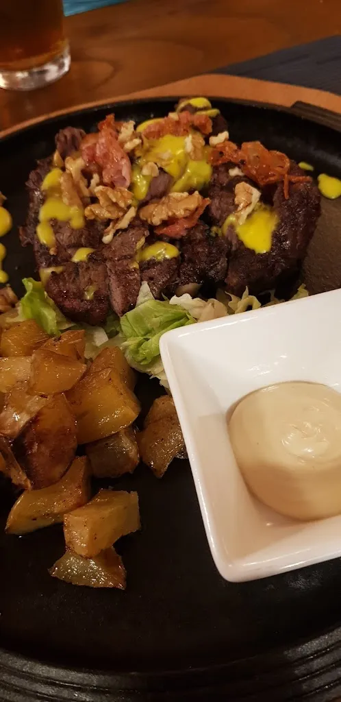 Mario Arena_Màgifra Gourmeat Tap-Room, Aperitipico, Braceria, Pizzeria Gourmet, Ristopub, Gluten Free, Eventi, craft food & drink shop_Vitulazio_recensione