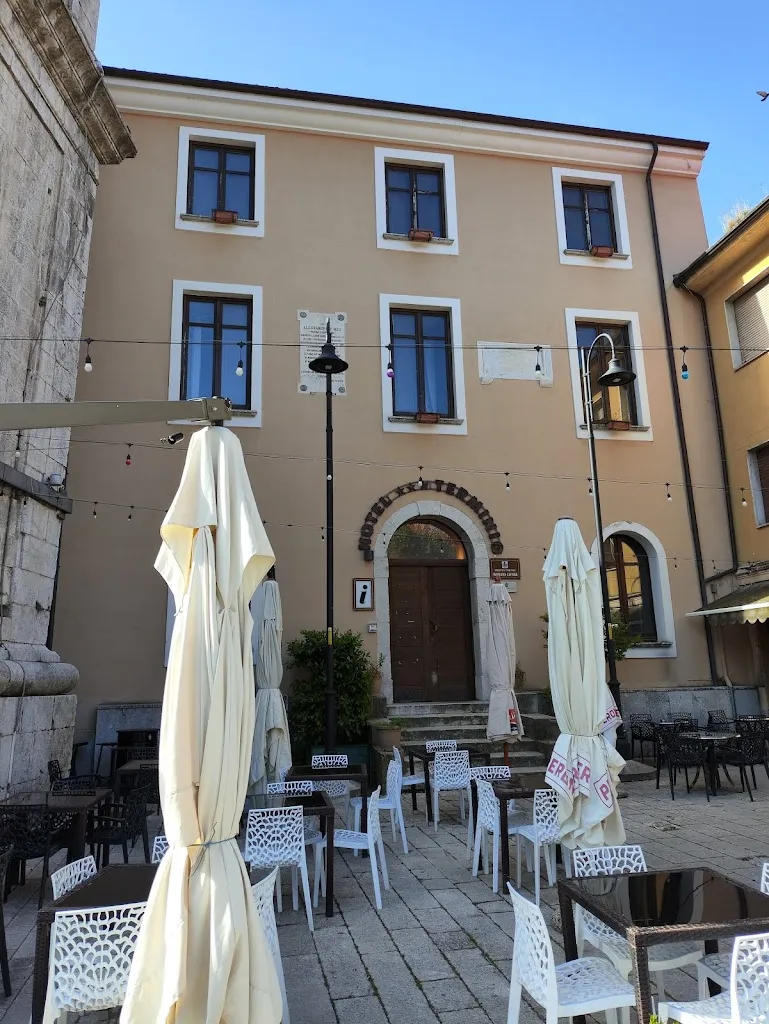 Davide Parisi_L'Angolo_Volturara Irpina_review