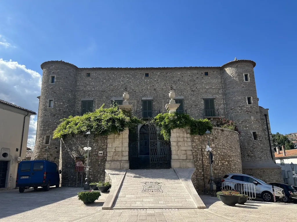Castello Di Zungoli restaurant in Zungoli