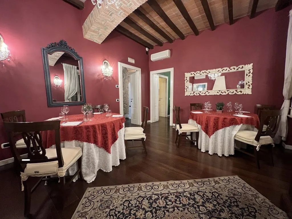 Palazzo dei Camini Restaurant in Agazzano