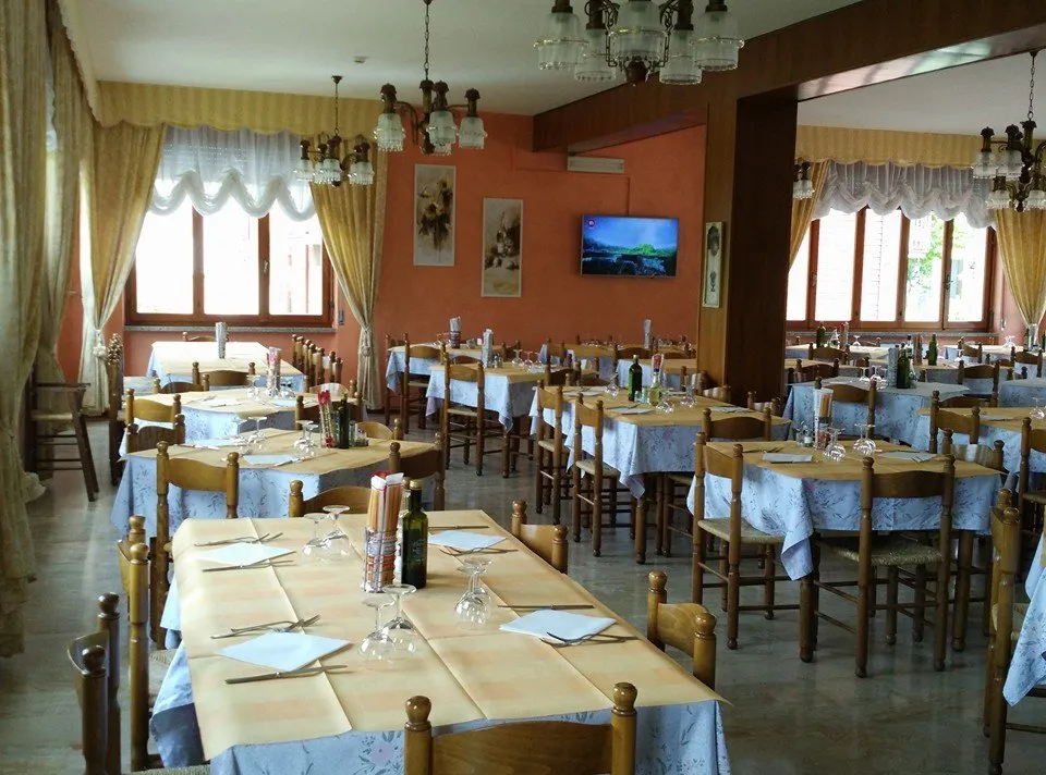 Albergo Ristorante Berzolla - Albareto restaurant in Albareto