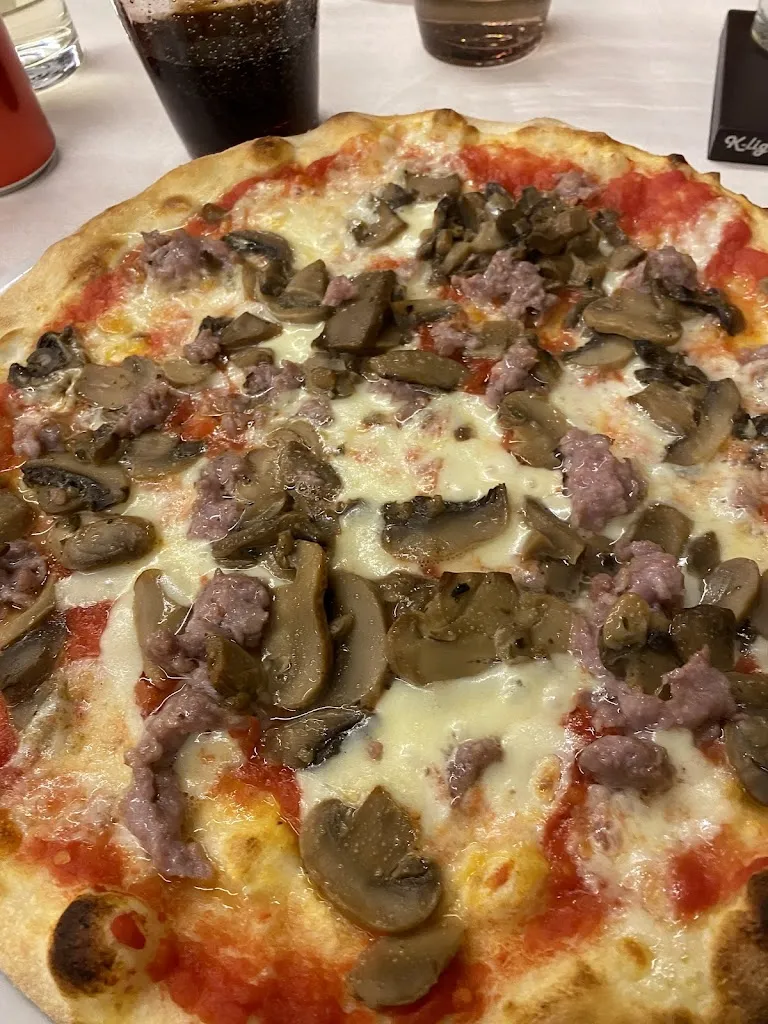 Nicole M_Pizzeria Luna Rossa 2_Arceto_review