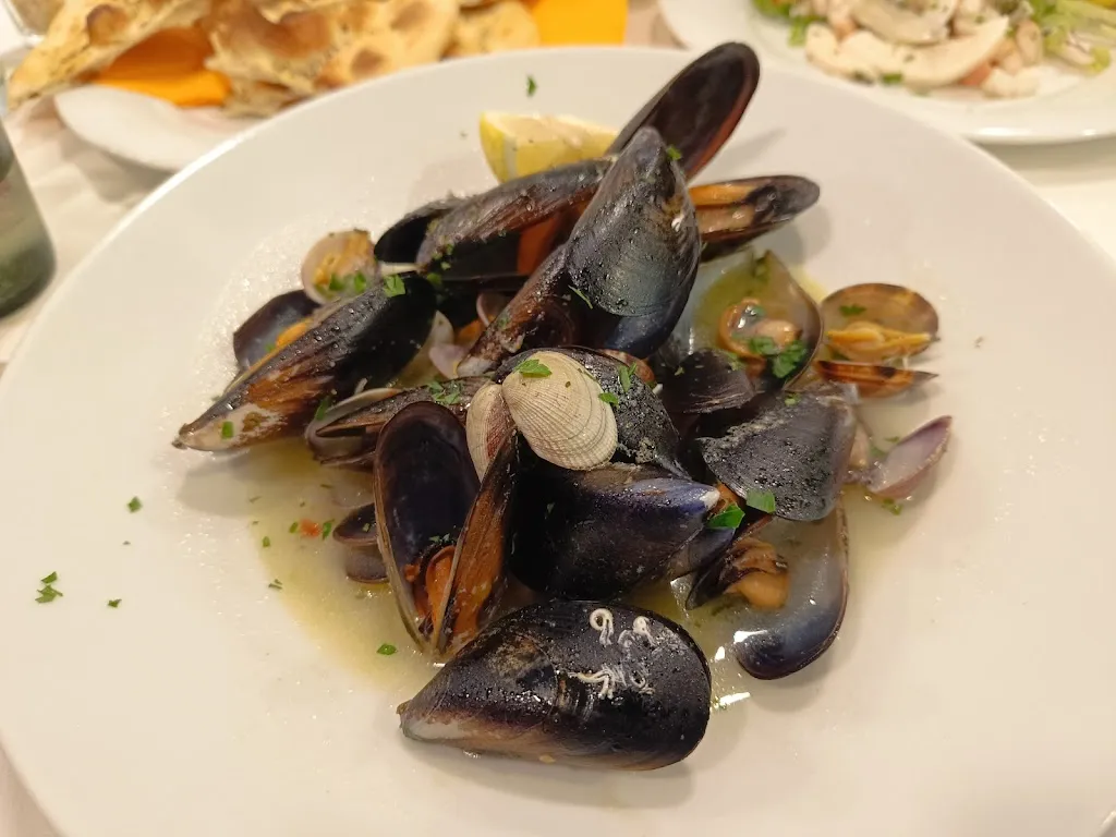 Pizzeria Luna Rossa 2_Arceto_slider_image_3