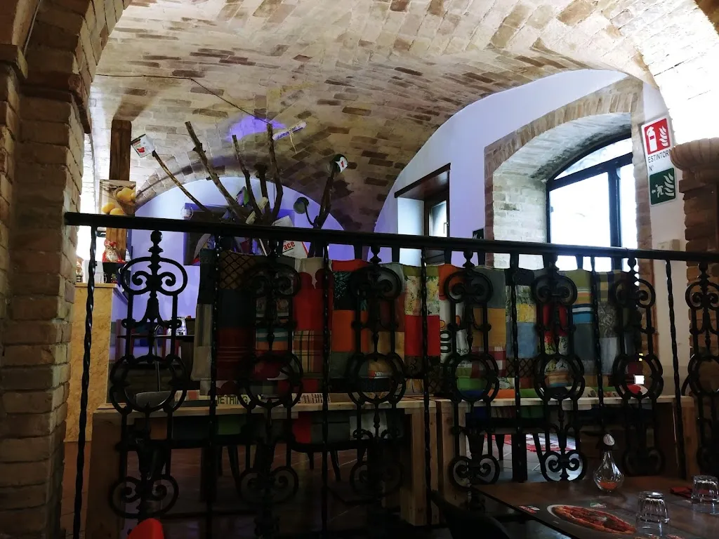 Theresa Thompson_Pizza & Cor Mosciano Sant'Angelo_Mosciano Sant'Angelo_review