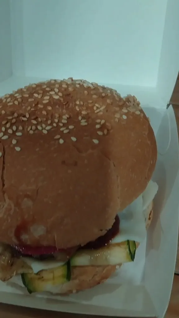 HB 10 Hamburger & pizza_Baganzola_slider_image_2