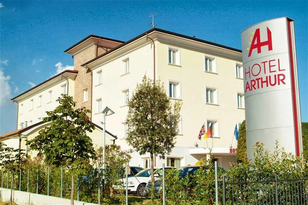 Hotel Arthur_Baggiovara_slider_image_1