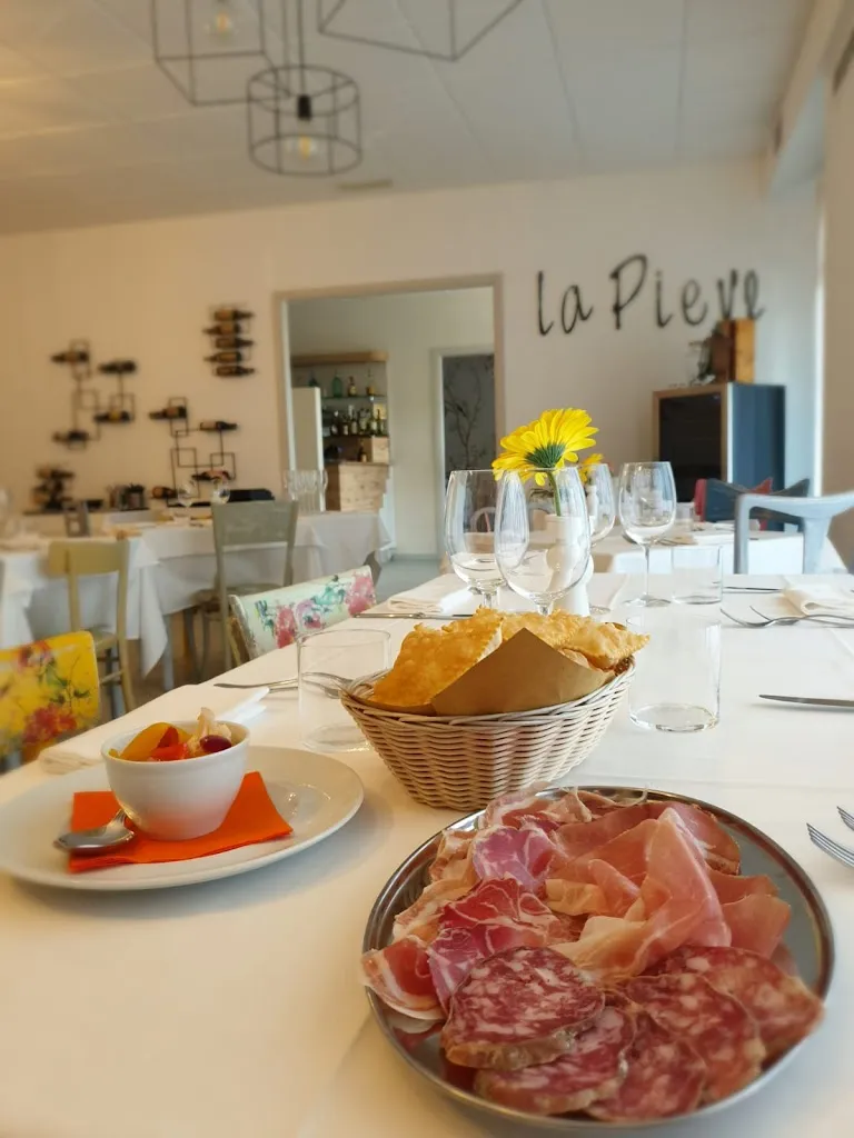 La Pieve ristorante_Bagnolo in Piano_slider_image_2