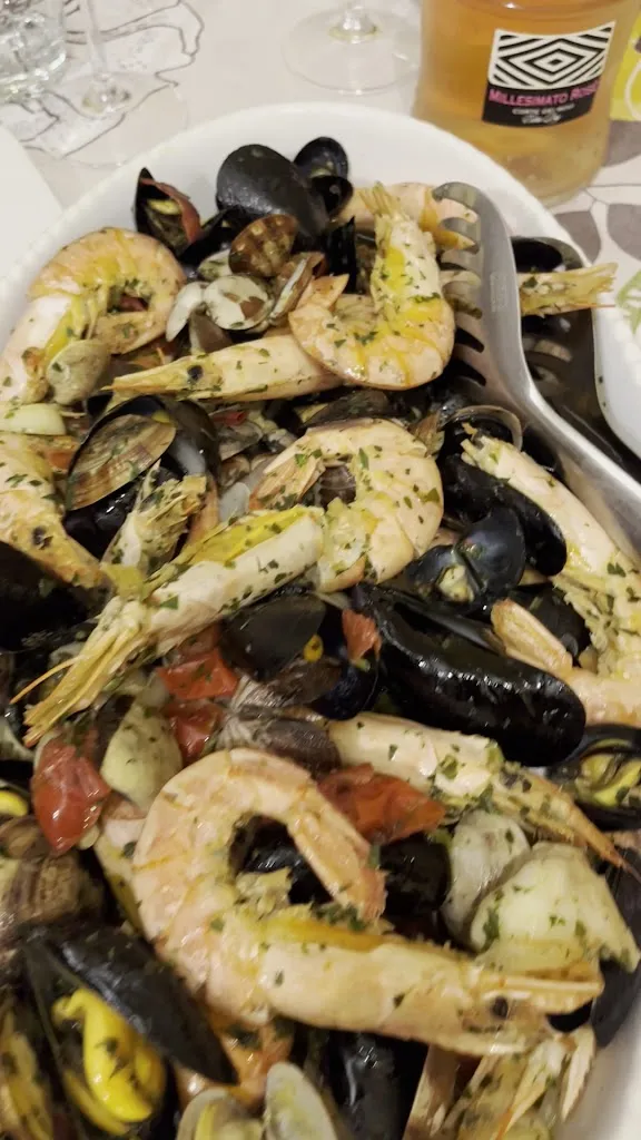 Gastronomia Ferrari_Bagnolo in Piano_slider_image_2