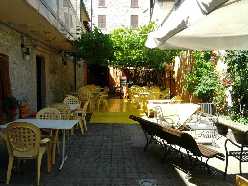 Antica Osteria del Pellicano restaurant in Bardi