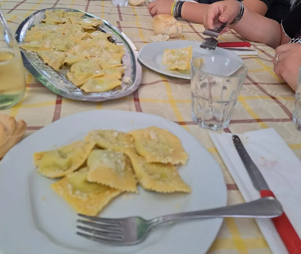 Anita Amadei_Cafeteria La Villa Giovanna Di Castagnetti_Basilicagoiano_review