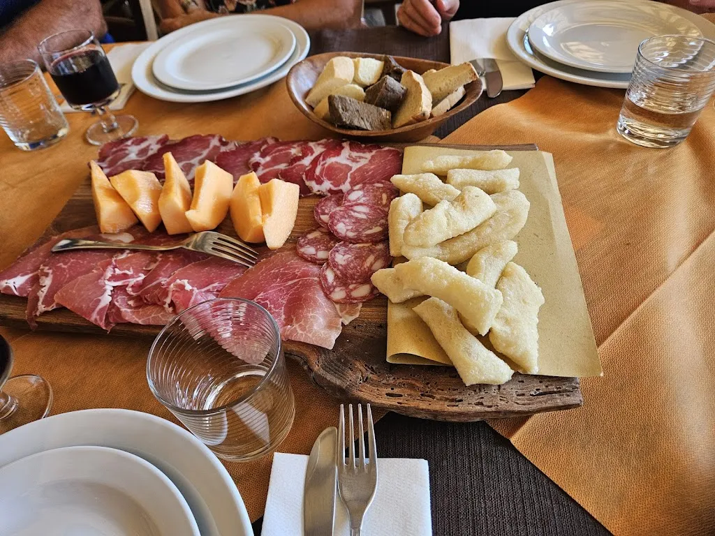 Nini Miani_La Fonte Agriturismo con Piscina_Mosciano Sant'Angelo_review