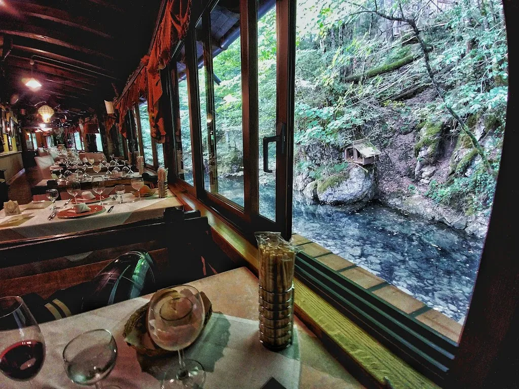 Ristorante Al Vecchio Mulino_Bedonia_slider_image_1