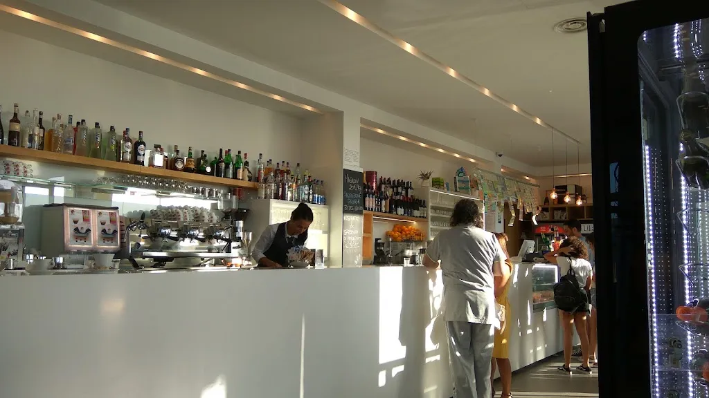 Boutros Lama_Centouno_Mosciano Sant'Angelo_review