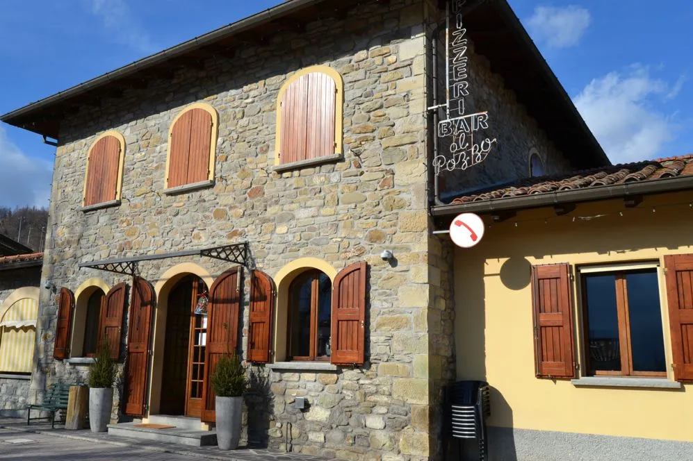 Al Pozzo Pizzeria_Berzantina_slider_image_3