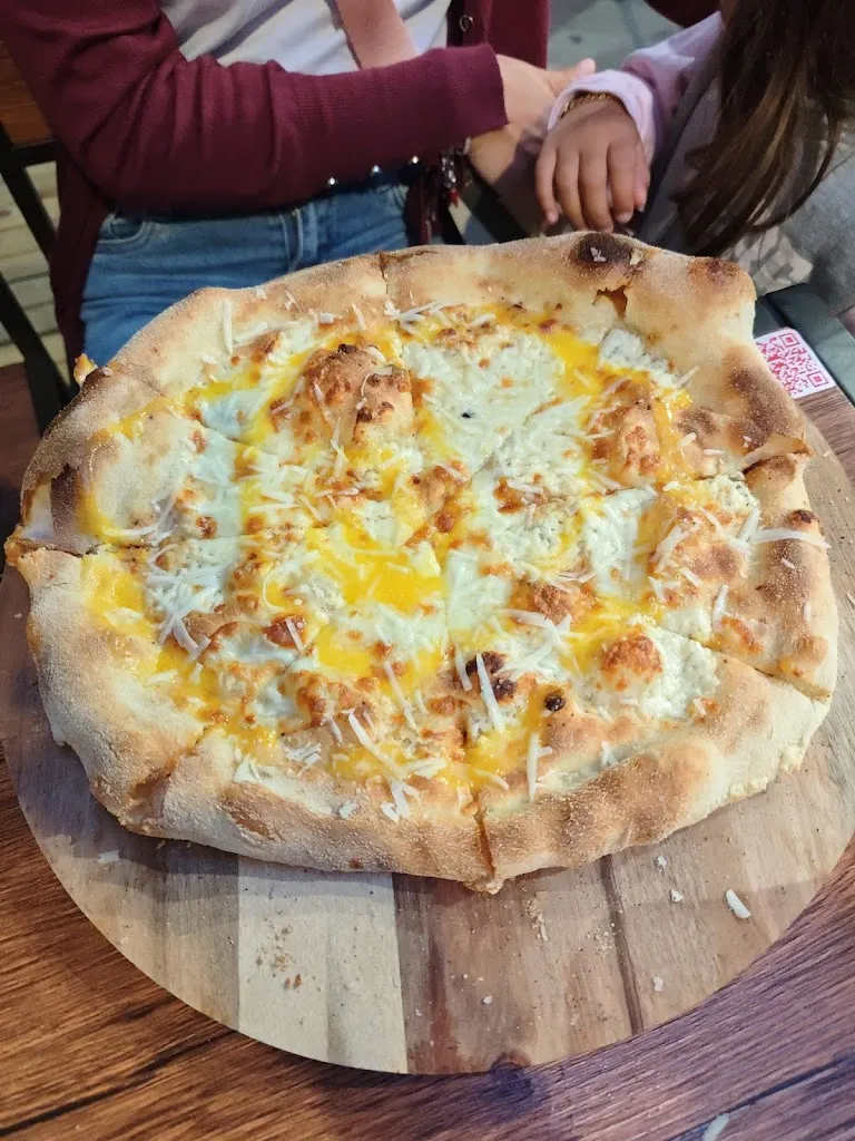 Erasmo Scipione _Il voltone Spizzeria_Berzantina_review