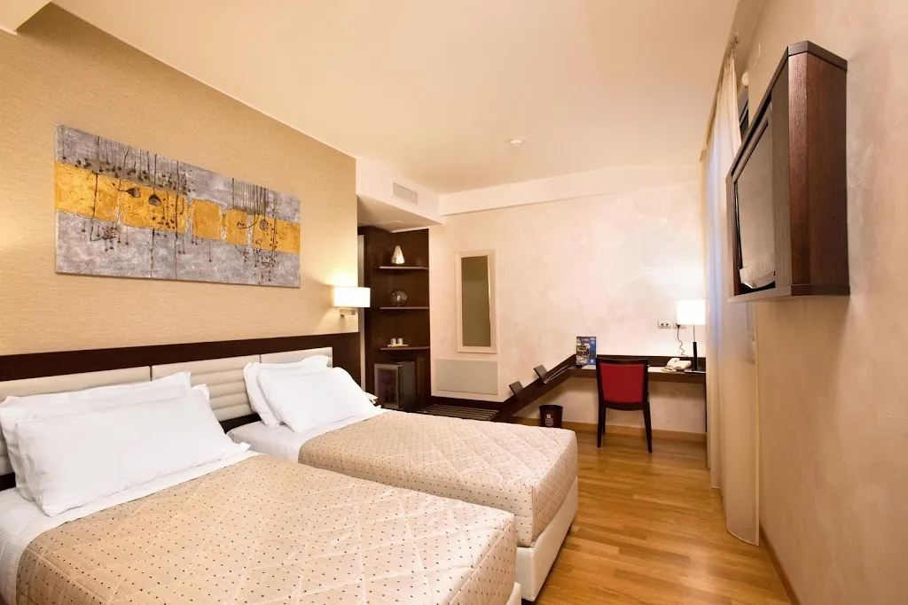 Breaking Business Hotel_Mosciano Sant'Angelo_slider_image_2