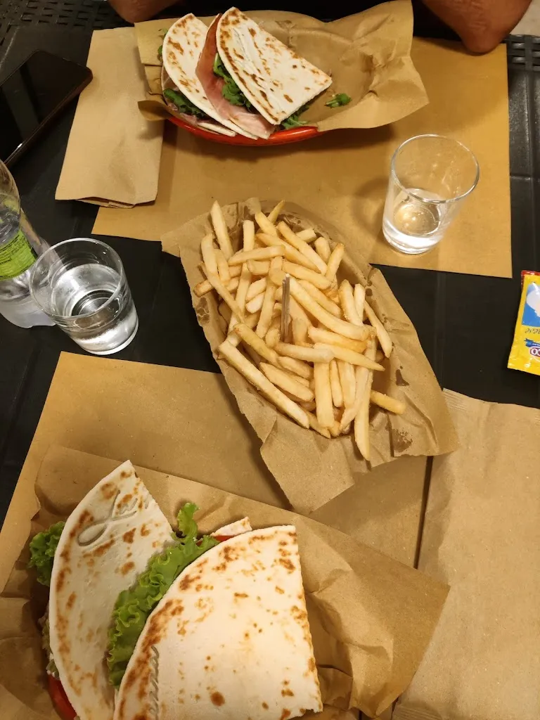 ROSE SEBASTIAN_Piadineria e Cucina La Brezza_Bellaria-Igea Marina_review