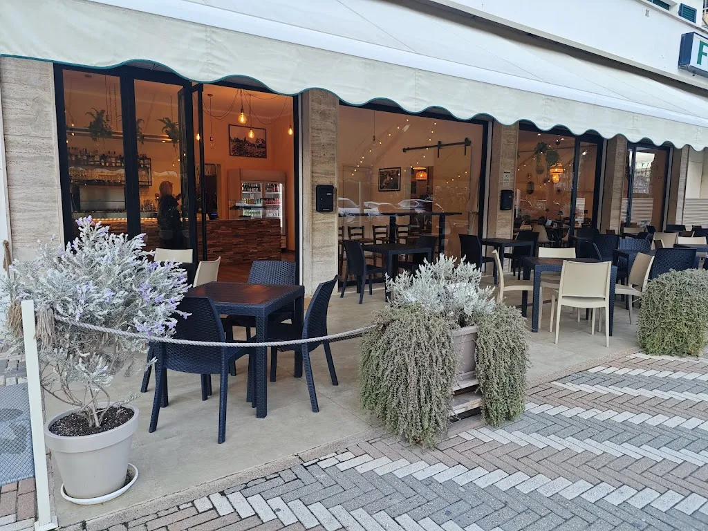 Piadineria e Cucina La Brezza restaurant in Bellaria-Igea Marina