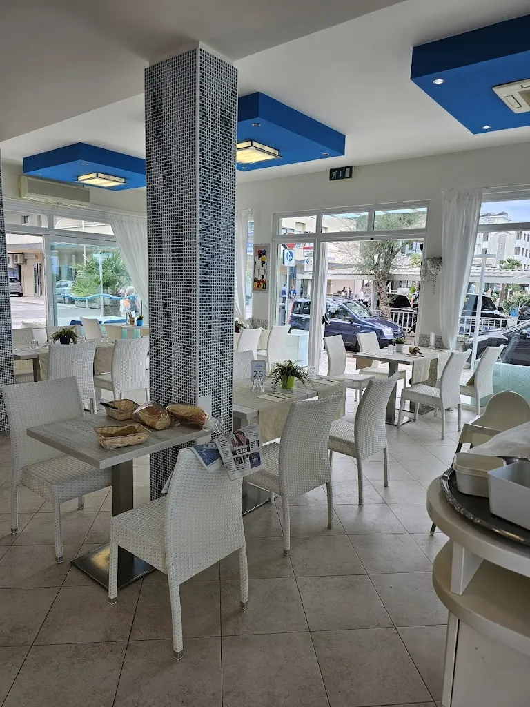 Cafe Del Mar_Bellaria-Igea Marina_slider_image_2
