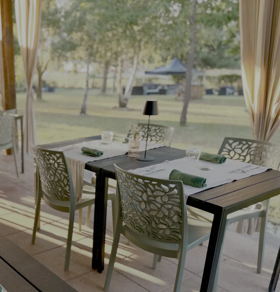 Q - Restaurant_Oricola_slider_image_2