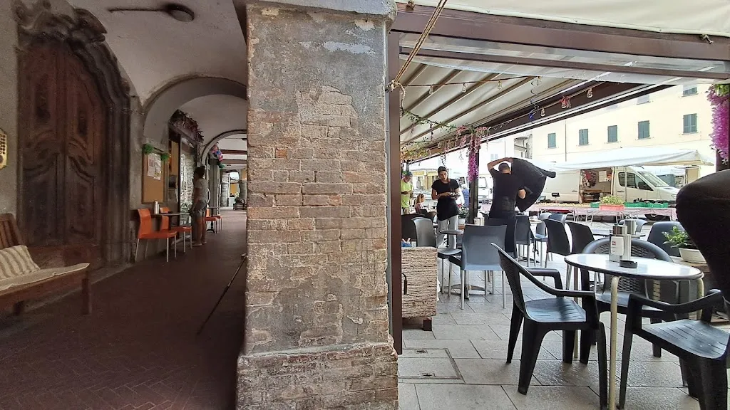 Il Duomo Cafè_Bobbio_slider_image_2