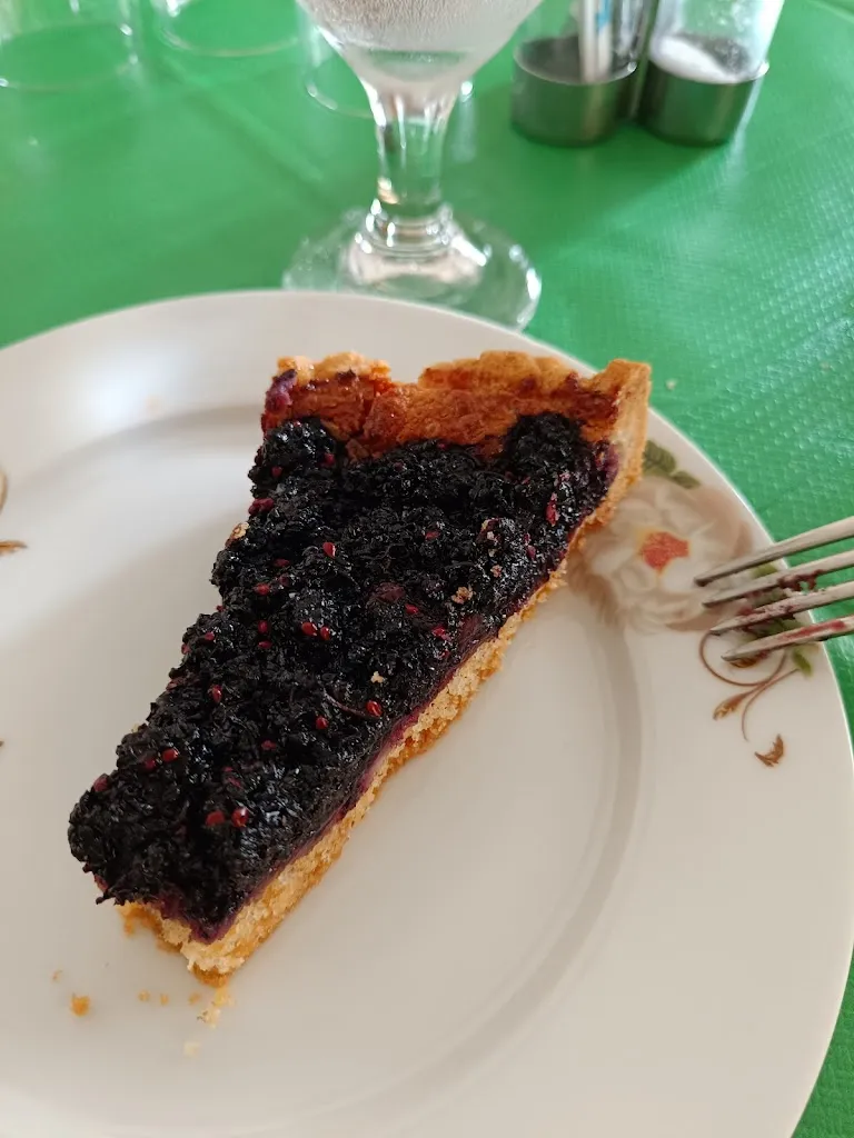 Giuliano Rescaldani_Hotel Pineta_Bobbio_review