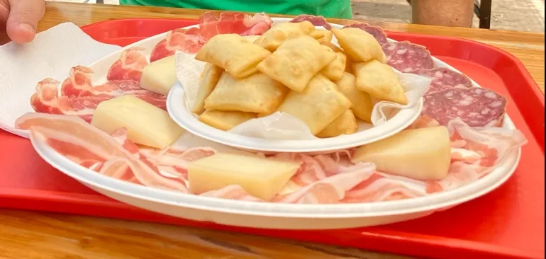 elisa martorana_Gelaperitivo-ristorazione ambulante_Bobbio_review