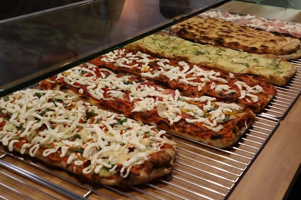 Legami • pizza al taglio e dolci_Bondeno_slider_image_2