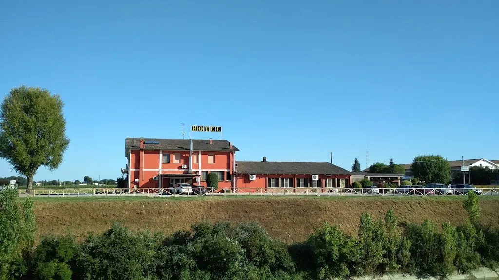 Albergo New Napoleonico restaurant in Bondeno