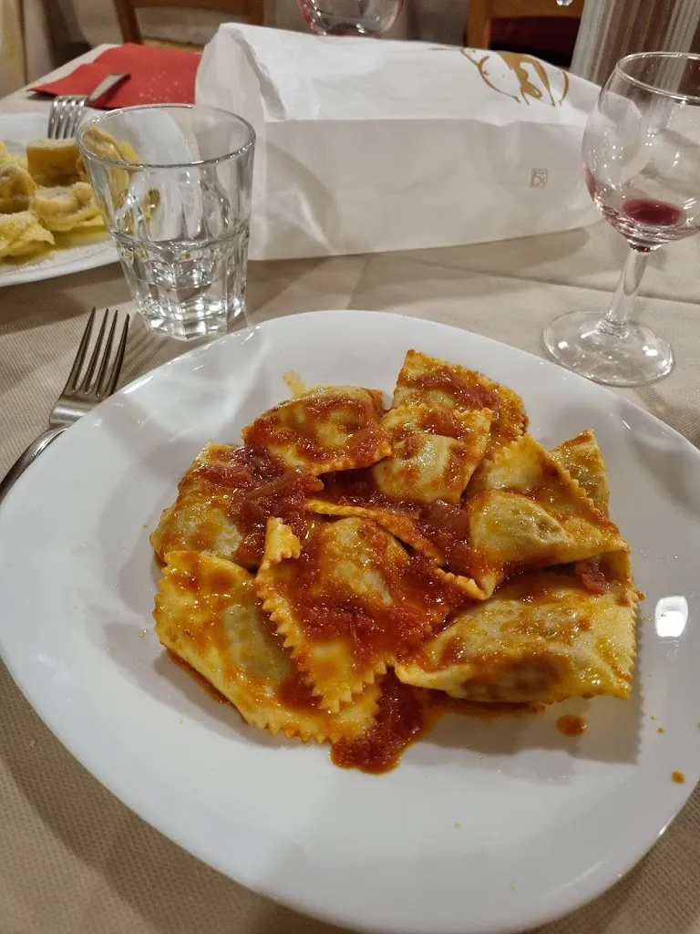 Samara Masny_Pas Partu' Osteria Laghi_Boretto_review