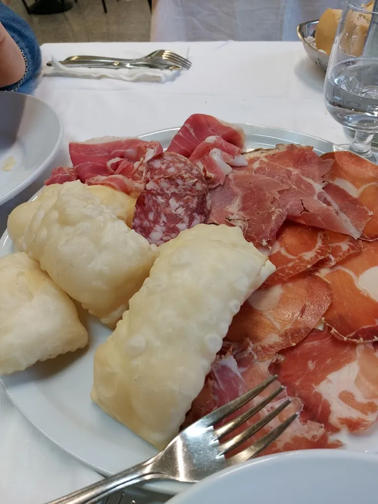 Maria Elena Crabu_Trattoria Del Pesce Albergo del Po Osteria al Ponte museo dei pontieri_Boretto_review