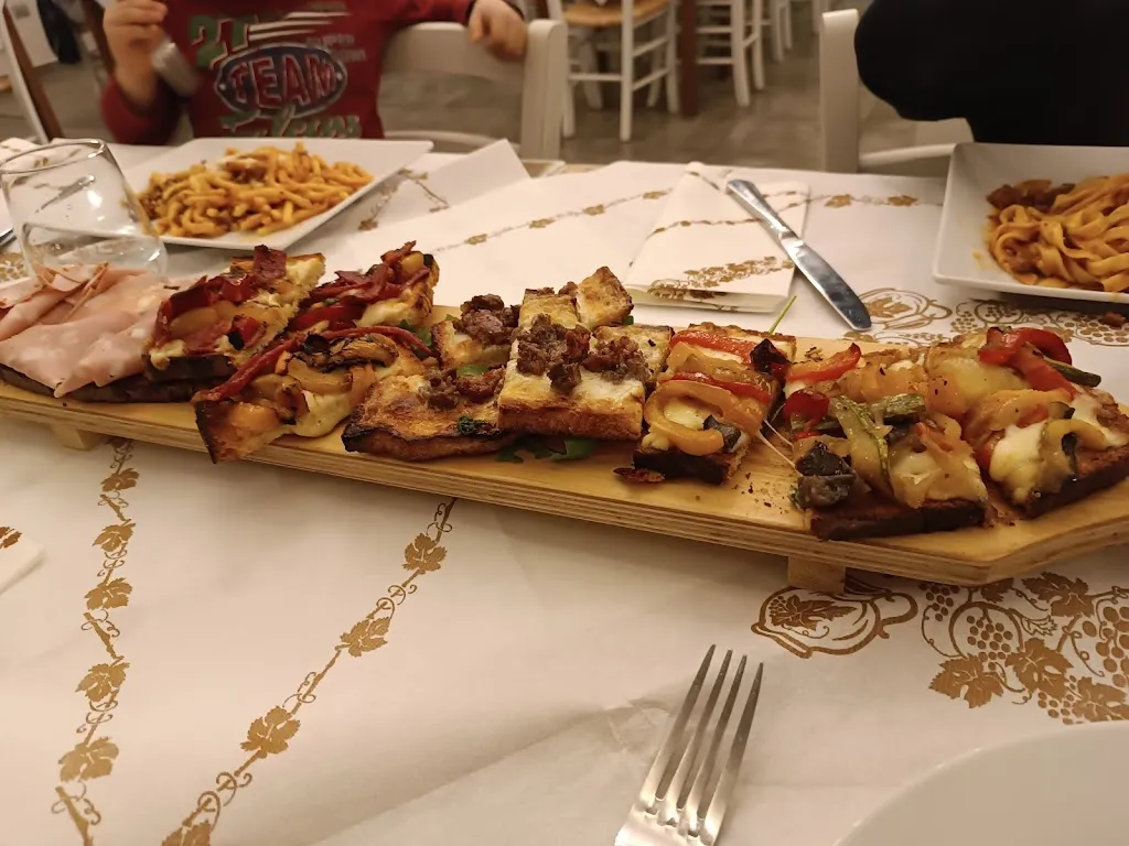 Alessandro Plauto Pollini_Sapori del Borgo Osteria Bar_Borghi_review