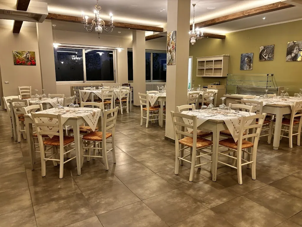 Sapori del Borgo Osteria Bar restaurant in Borghi