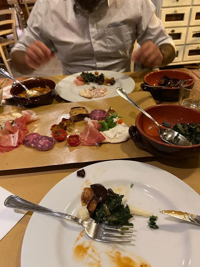 Mathias Müller_Ristorante Osteria Urbini_Borghi_review