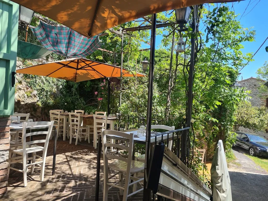 Sangiovanni Osteria di Confine_Borghi_slider_image_1