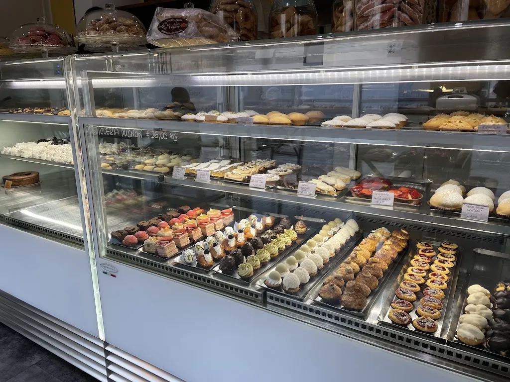 Le Voglie Pasticceria Forno Bar_Borgo Tossignano_slider_image_3