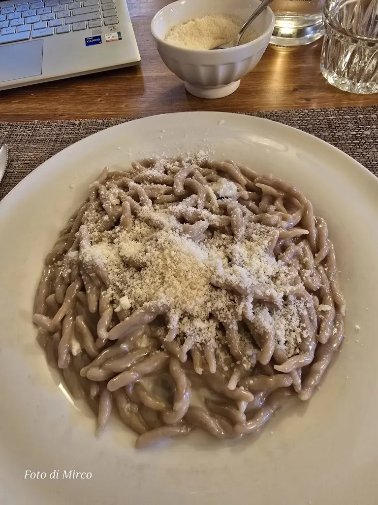 Ristorante Ustaria dal Merca'_Borgo Val di Taro_slider_image_2