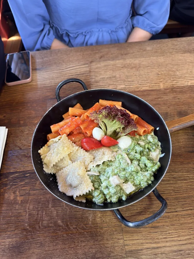 Mathias Duus Møller_Kampill_Borzano_review