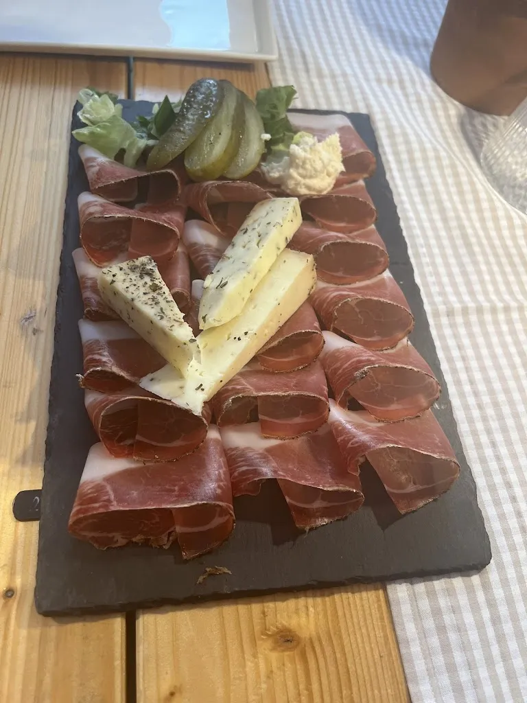 Nancy Marr_Fink Gasthaus_Borzano_review