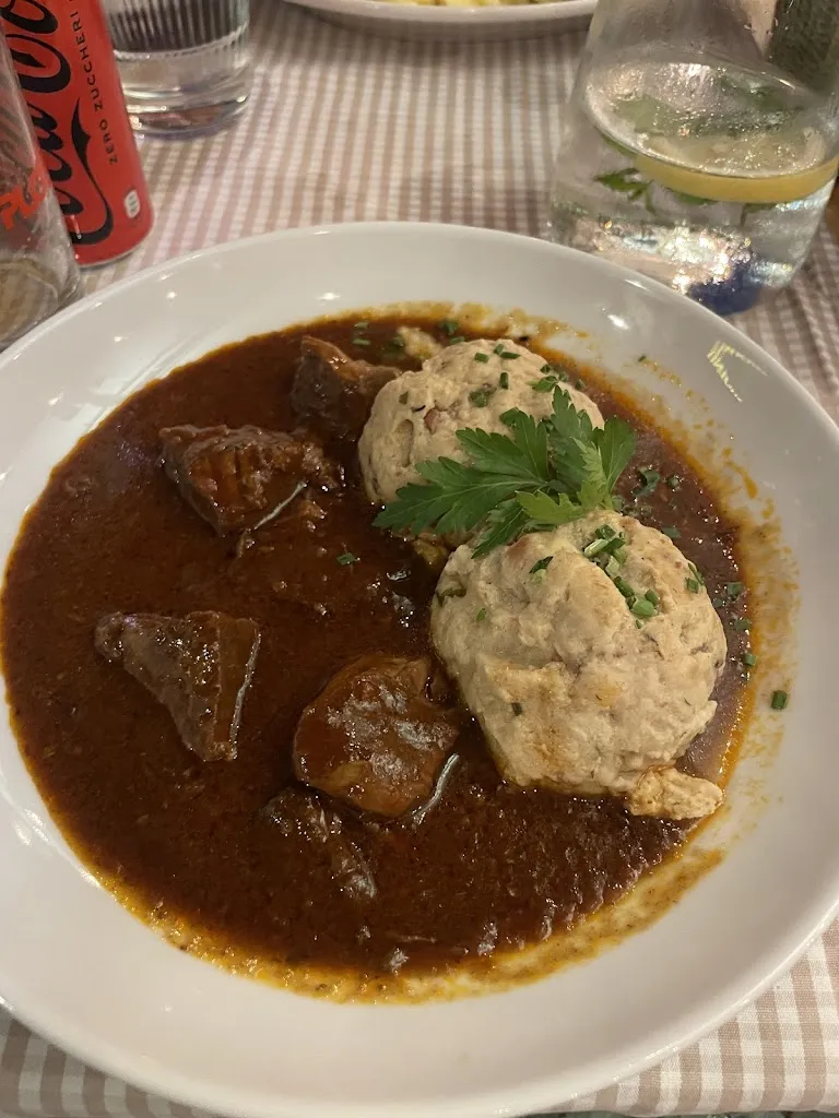 Demi Kourtesi_Fink Gasthaus_Borzano_review