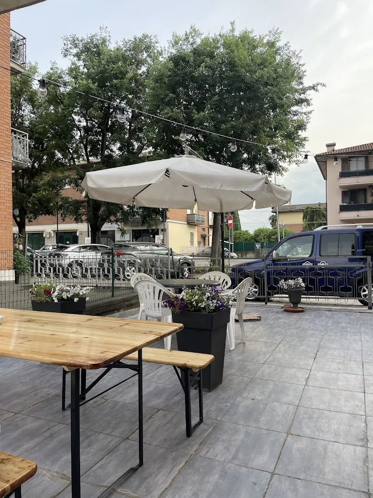 Cheeky Pizza Di Naldo Colella restaurant in Ca' di Sola