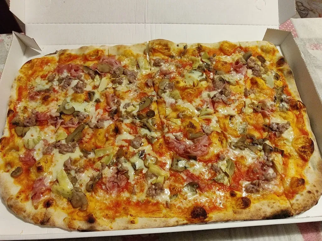 Cheeky Pizza Di Naldo Colella_Ca' di Sola_slider_image_2