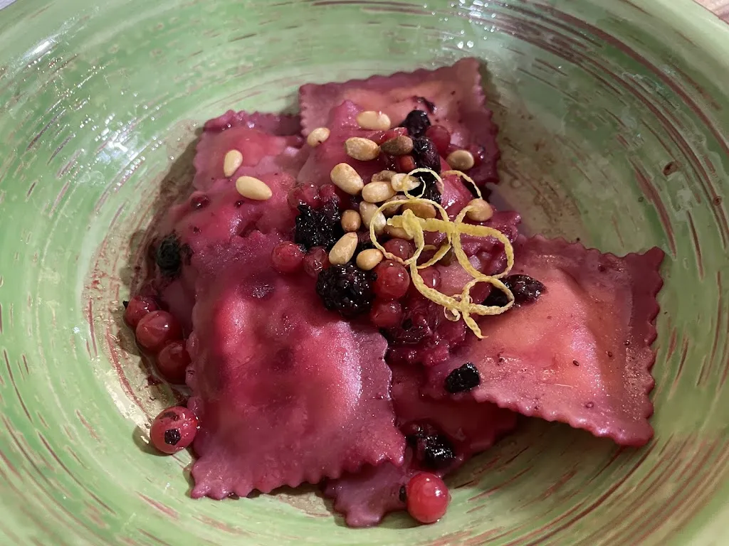 drug seller_Centimetro Zero - Locanda Del Terzo Settore_Pagliare_review